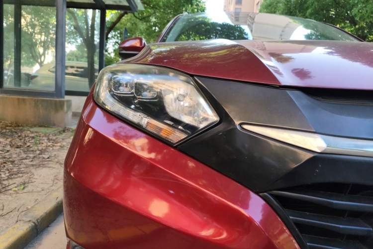Used Honda Vezel 2015 1.8L CVT 2WD Luxury Model Right Front Headlight