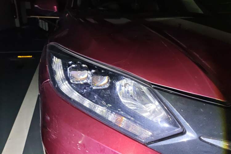 Used Honda Vezel 2015 1.8L CVT 2WD Luxury Model Right Front Headlight
