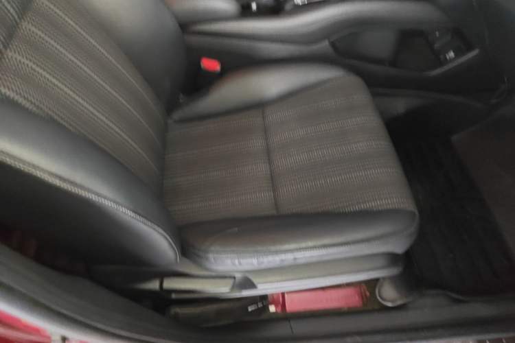 Used Honda Vezel 2015 1.8L CVT 2WD Elite Model Right Front Seat