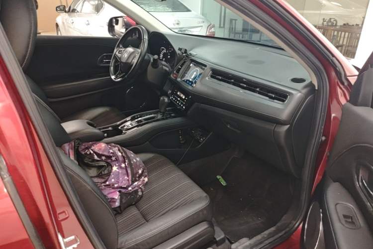 Used Honda Vezel 2015 1.8L CVT 2WD Luxury Model Right Front Seat