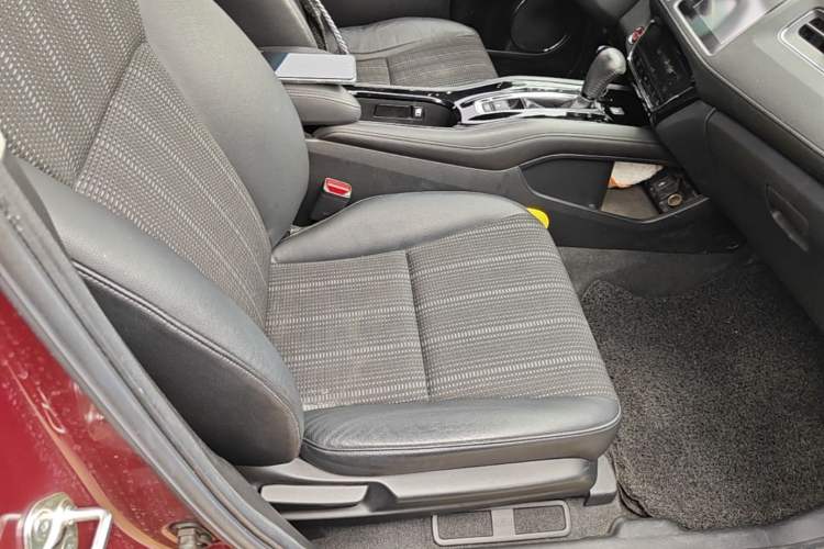 Used Honda Vezel 2015 1.8L CVT 2WD Luxury Model Right Front Seat