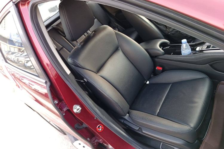 Used Honda Vezel 2015 1.8L CVT 2WD Elite Model Right Front Seat