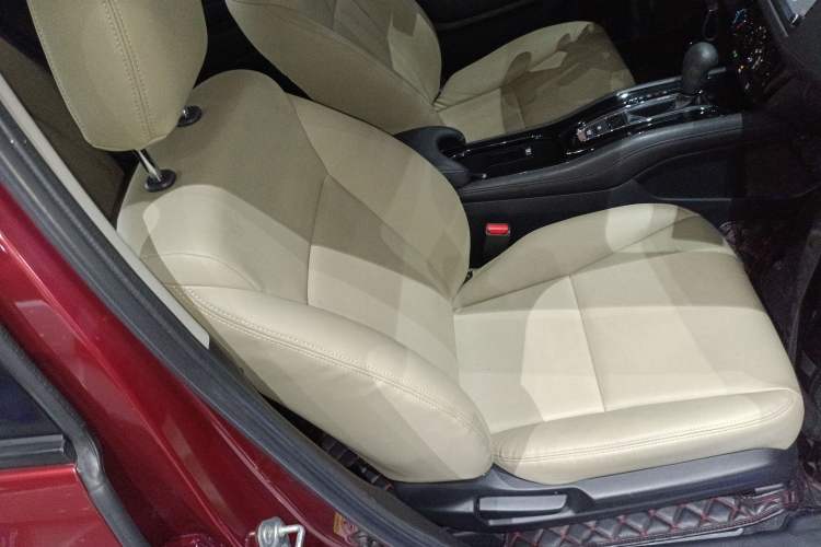 Used Honda Vezel 2015 1.5L CVT two-wheel drive Comfort trim Right Front Seat