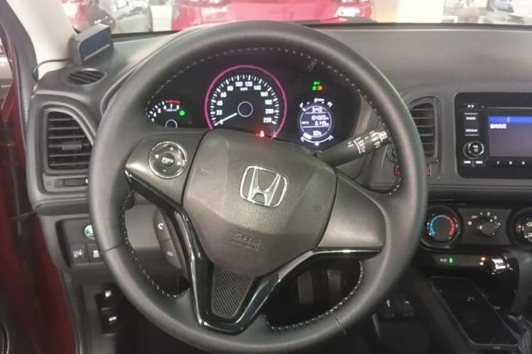 Used Honda Vezel 2015 1.8L CVT 2WD Elite Model Steering Wheel