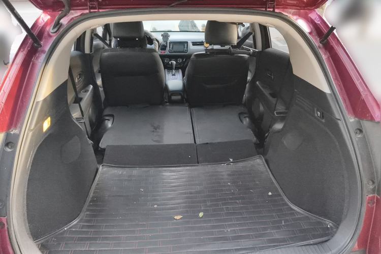 Used Honda Vezel 2015 1.8L CVT 2WD Elite Model Trunk
