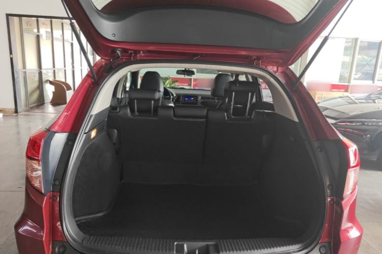 Used Honda Vezel 2015 1.8L CVT 2WD Elite Model Trunk