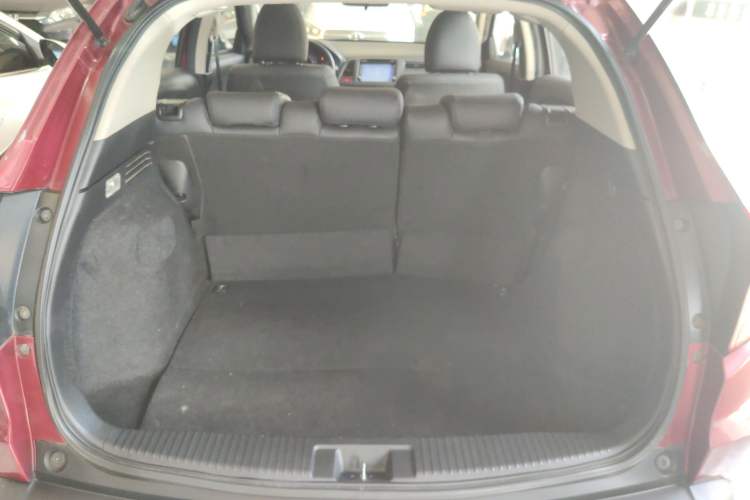 Used Honda Vezel 2015 1.5L CVT two-wheel drive Comfort trim Trunk