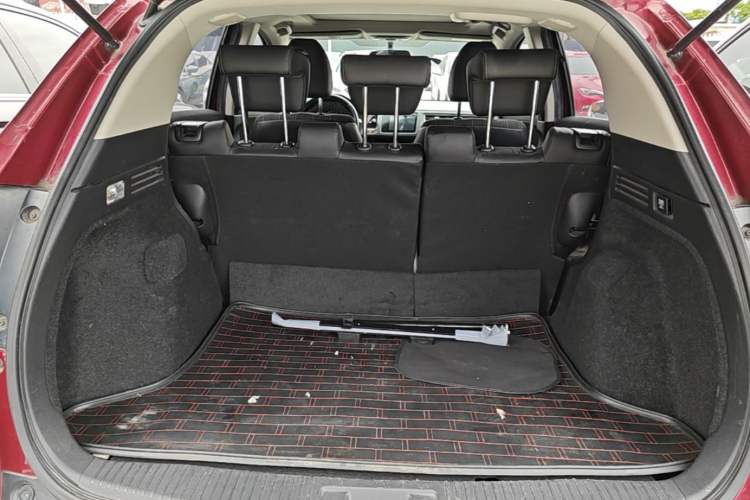 Used Honda Vezel 2015 1.8L CVT 2WD Luxury Model Trunk