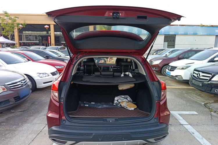 Used Honda Vezel 2015 1.8L CVT 2WD Elite Model Trunk