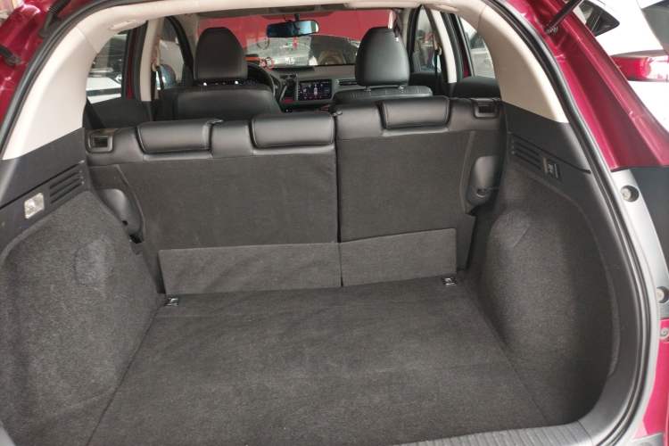 Used Honda Vezel 2015 1.8L CVT 2WD Elite Model Trunk