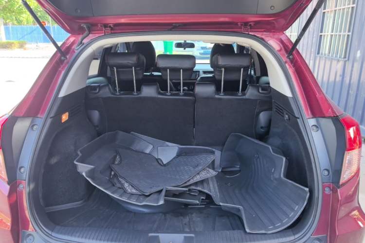 Used Honda Vezel 2015 1.5L CVT two-wheel drive Comfort trim Trunk