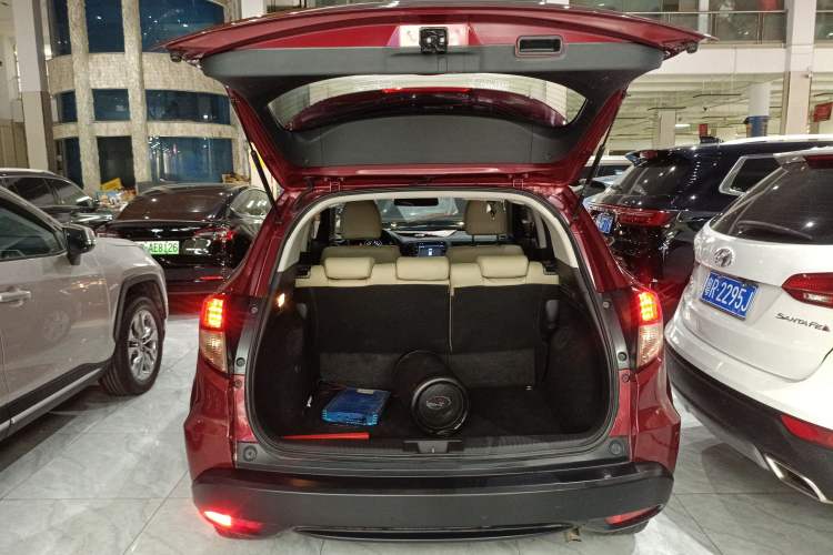 Used Honda Vezel 2015 1.5L CVT two-wheel drive Comfort trim Trunk