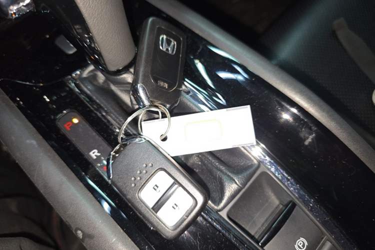 Used Honda Vezel 2015 1.8L CVT 2WD Luxury Model Vehicle Key