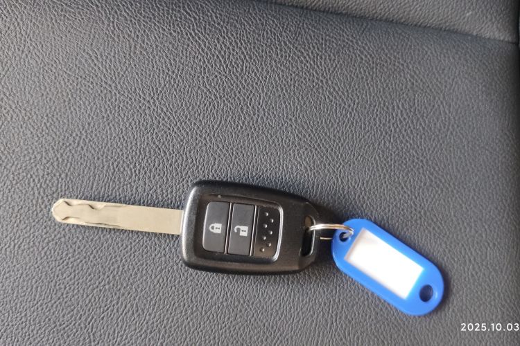 Used Honda Vezel 2015 1.5L CVT two-wheel drive Comfort trim Vehicle Key