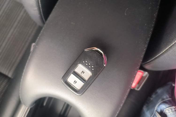 Used Honda Vezel 2015 1.8L CVT 2WD Luxury Model Vehicle Key
