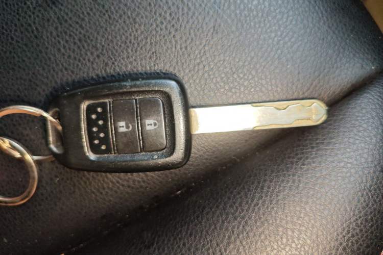 Used Honda Vezel 2015 1.5L CVT two-wheel drive Comfort trim Vehicle Key