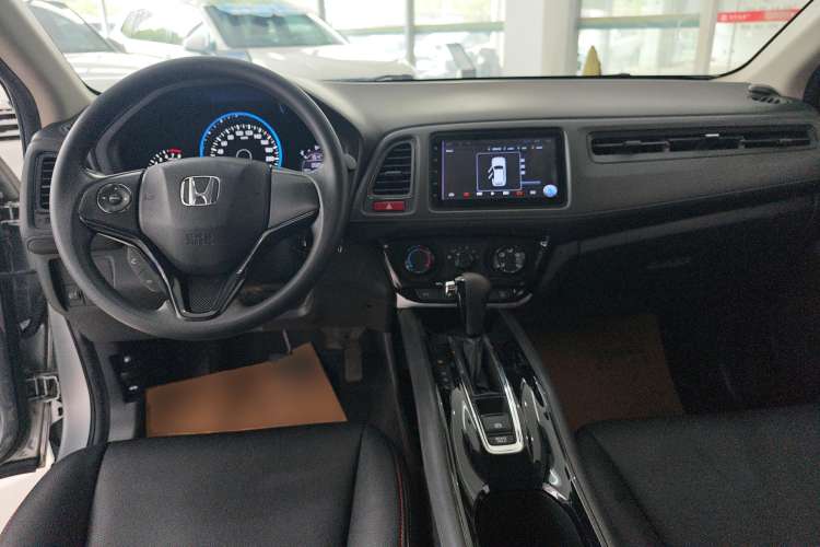 Used Honda Vezel 2015 1.5L CVT two-wheel drive Comfort trim Center Console