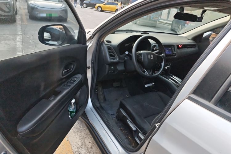 Used Honda Vezel 2015 1.5L CVT two-wheel drive Comfort trim Driver Seat