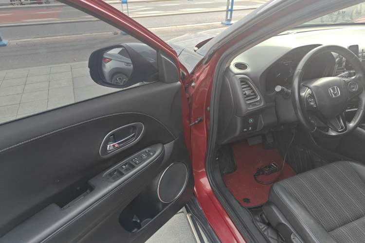 Used Honda Vezel 2015 1.8L CVT 2WD Luxury Model Driver Seat