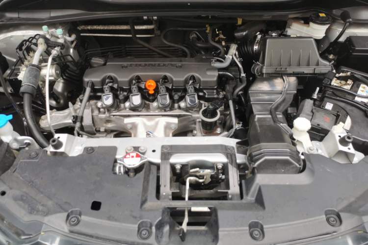 Used Honda Vezel 2015 1.8L CVT 2WD Luxury Model Engine Bay