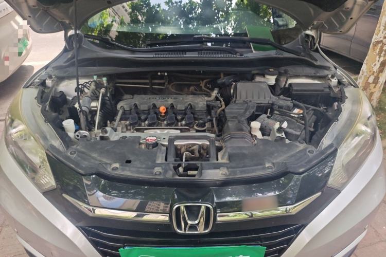 Used Honda Vezel 2015 1.8L CVT 2WD Elite Model Engine Bay