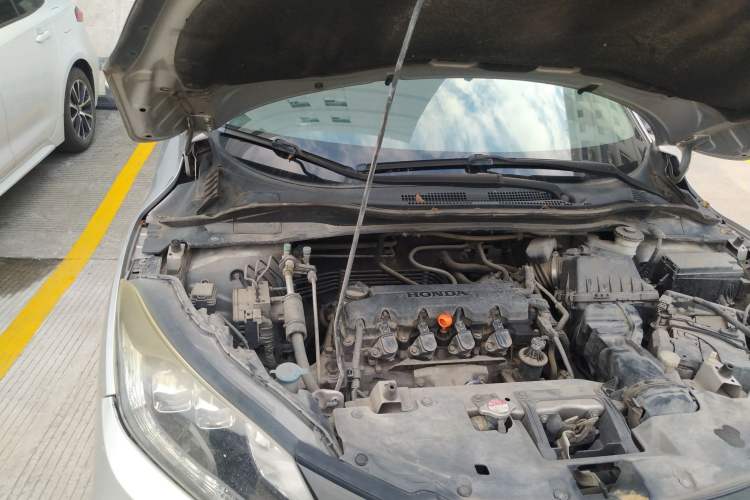 Used Honda Vezel 2015 1.8L CVT 2WD Luxury Model Engine Bay Right