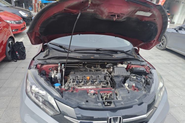 Used Honda Vezel 2015 1.8L CVT 2WD Luxury Model Engine Bay