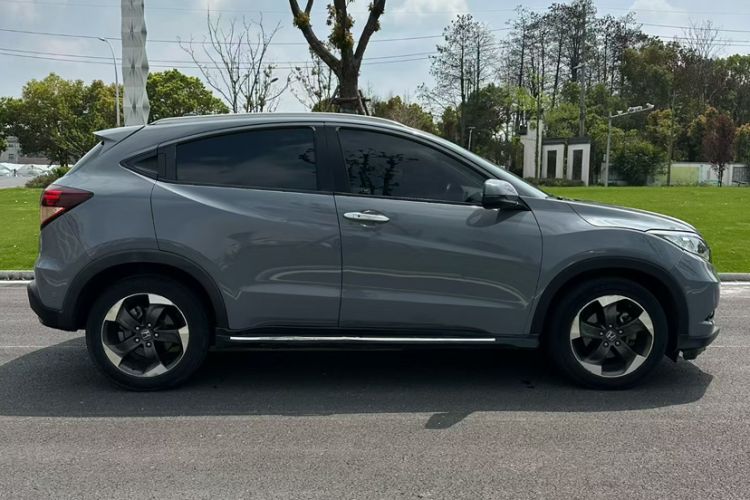 Used Honda Vezel 2015 1.8L CVT 2WD Luxury Model Exterior 1