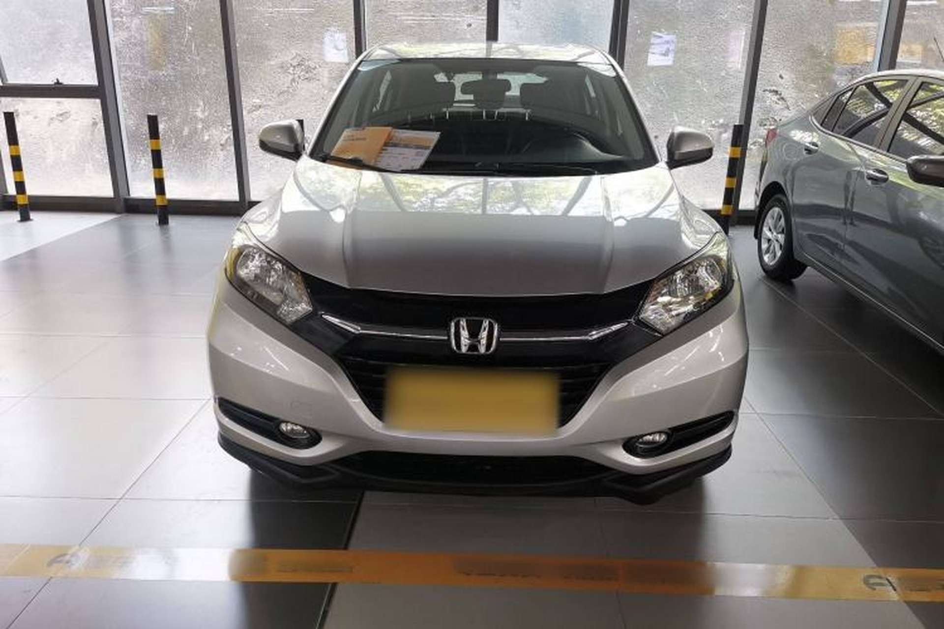 Used Honda Vezel 2015 1.8L CVT 2WD Elite Model Exterior 1
