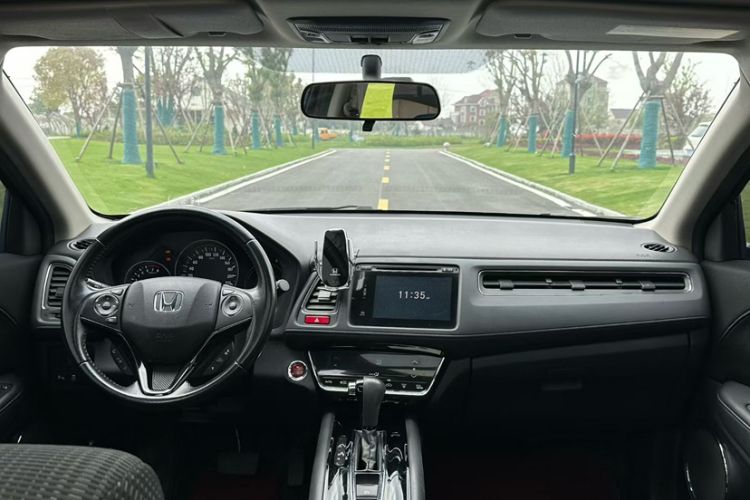 Used Honda Vezel 2015 1.8L CVT 2WD Luxury Model Exterior 2