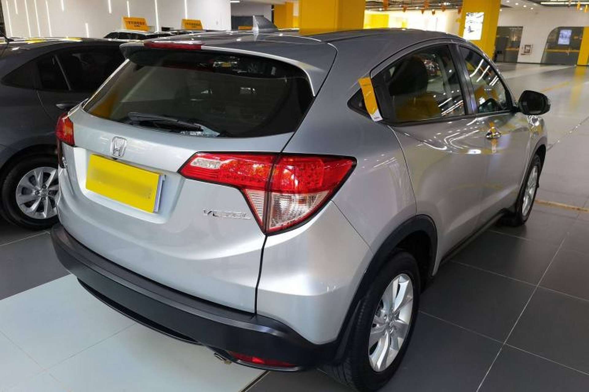 Used Honda Vezel 2015 1.8L CVT 2WD Elite Model Exterior 3