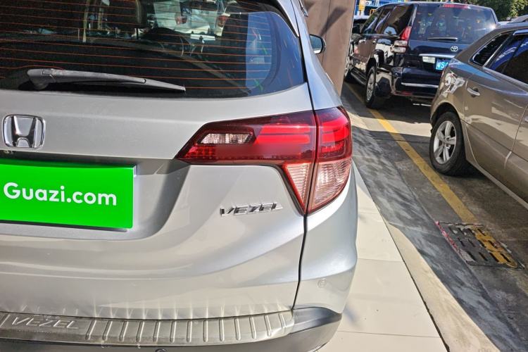 Used Honda Vezel 2015 1.8L CVT 2WD Luxury Model Exterior 6