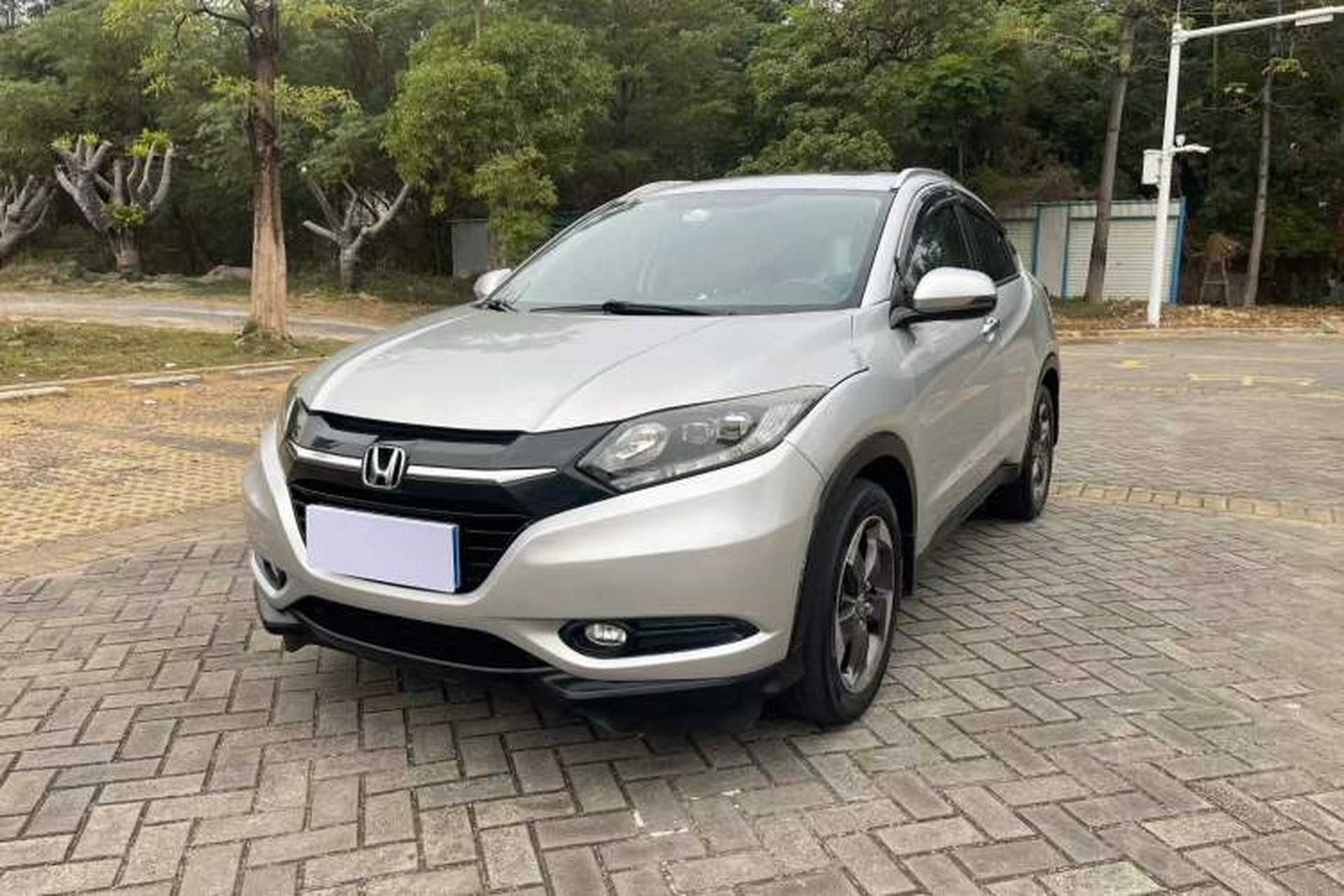 Used Honda Vezel 2015 1.8L CVT 2WD Luxury Model Front Left 45 Deg