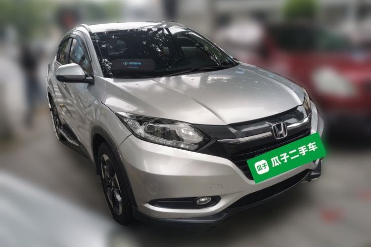 Used Honda Vezel 2015 1.8L CVT 2WD Luxury Model Front Right 45 Deg
