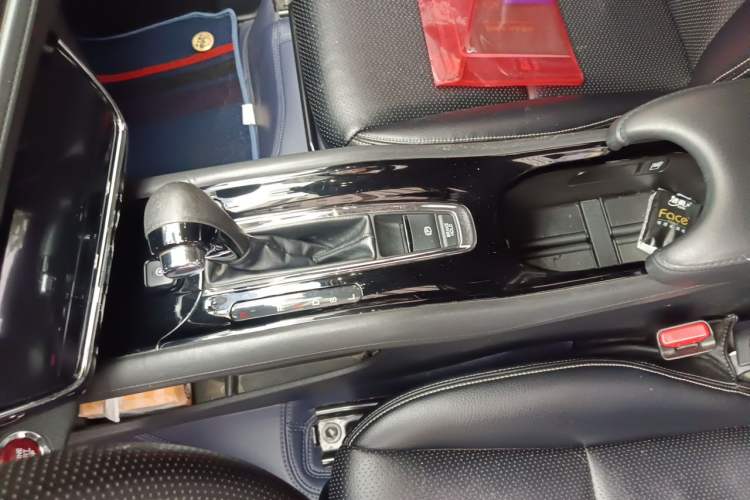 Used Honda Vezel 2015 1.8L CVT 2WD Luxury Model Gear Lever