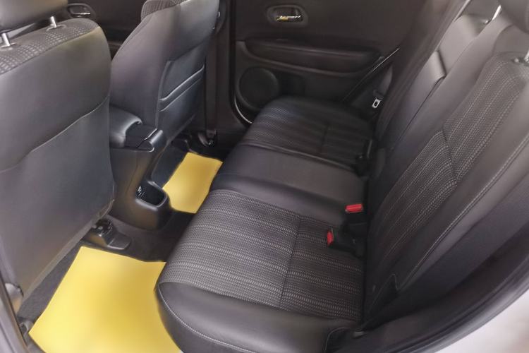 Used Honda Vezel 2015 1.8L CVT 2WD Elite Model Interior 1