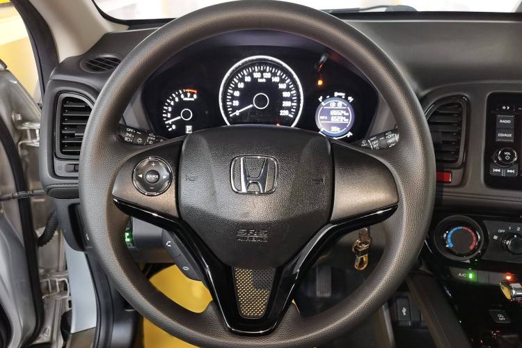 Used Honda Vezel 2015 1.8L CVT 2WD Elite Model Interior 5
