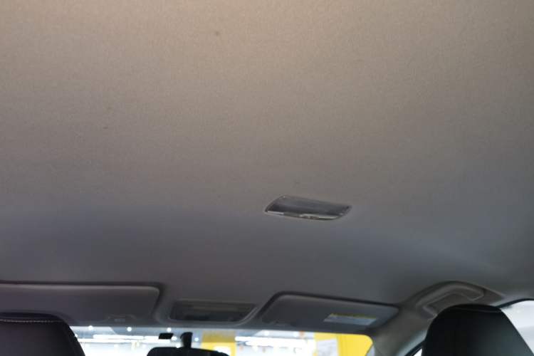 Used Honda Vezel 2015 1.8L CVT 2WD Elite Model Interior 8