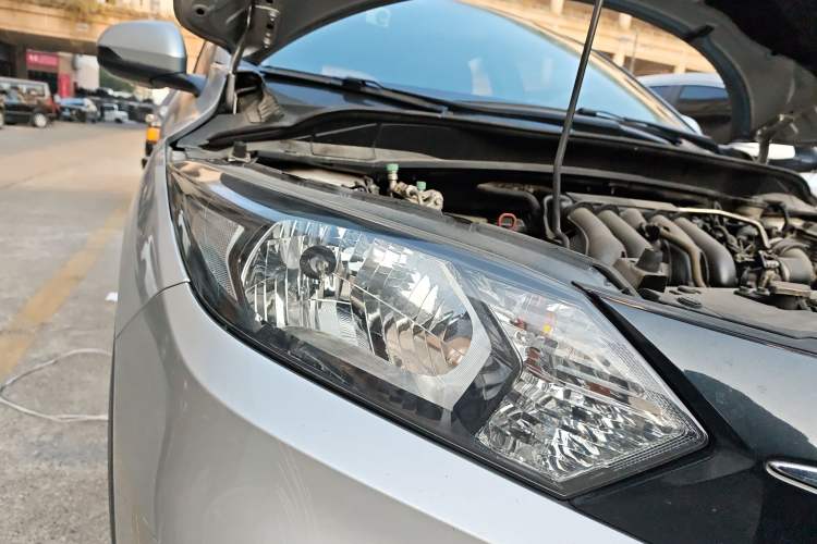 Used Honda Vezel 2015 1.5L CVT two-wheel drive Comfort trim Right Front Headlight