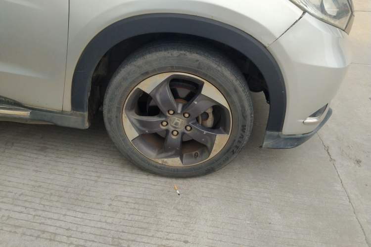 Used Honda Vezel 2015 1.8L CVT 2WD Luxury Model Right Front Wheel Hub