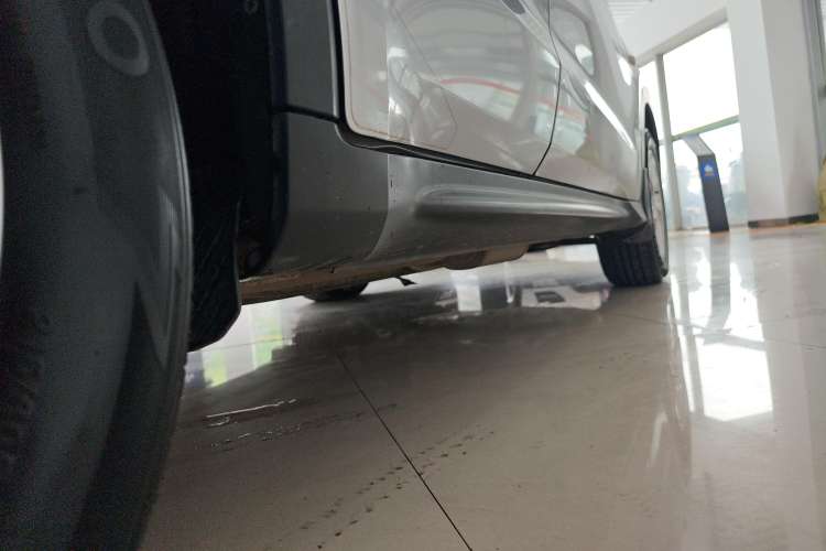 Used Honda Vezel 2015 1.5L CVT two-wheel drive Comfort trim Right Side Sill