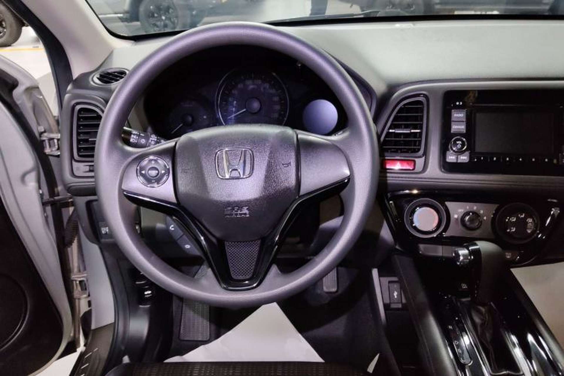 Used Honda Vezel 2015 1.8L CVT 2WD Elite Model Steering Wheel