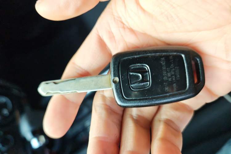 Used Honda Vezel 2015 1.5L CVT two-wheel drive Comfort trim Vehicle Key