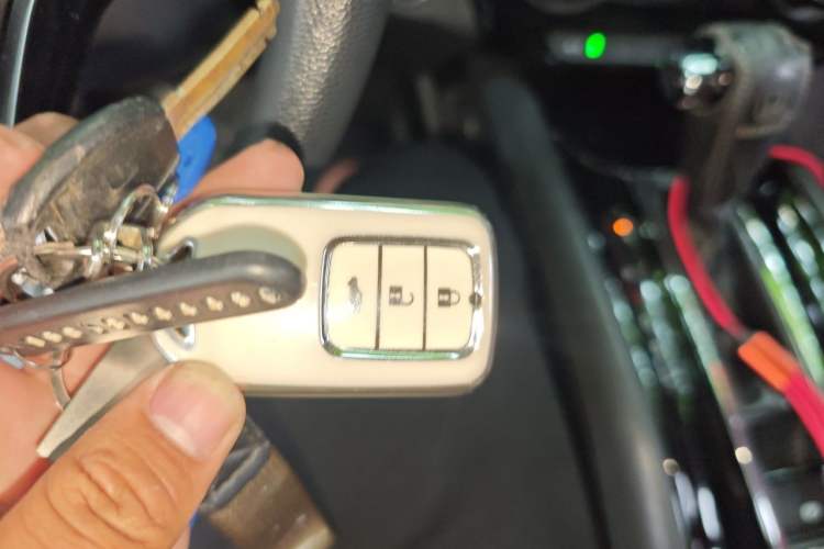 Used Honda Vezel 2015 1.5L CVT two-wheel drive Comfort trim Vehicle Key