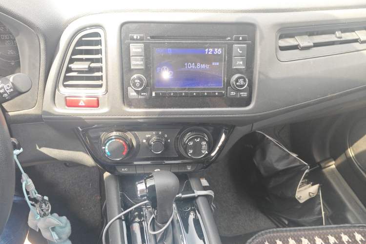 Used Honda Vezel 2015 1.5L CVT two-wheel drive Comfort trim Audio And AC Panel