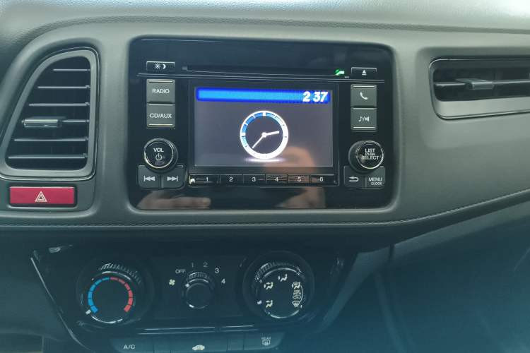 Used Honda Vezel 2015 1.8L Manual Two-Wheel Drive Elite Version Audio And AC Panel