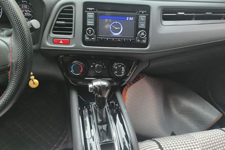 Used Honda Vezel 2015 1.5L CVT two-wheel drive Comfort trim Audio And AC Panel