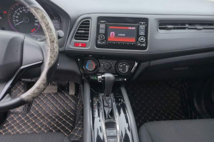 Used Honda Vezel 2015 1.5L CVT two-wheel drive Comfort trim Audio And AC Panel