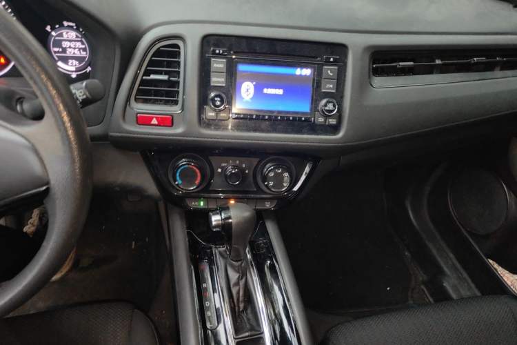 Used Honda Vezel 2015 1.5L CVT two-wheel drive Comfort trim Audio And AC Panel