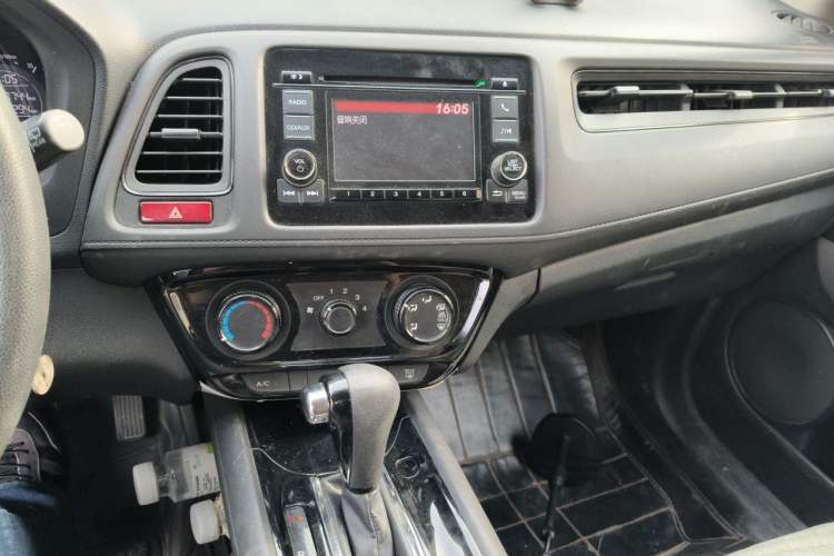 Used Honda Vezel 2015 1.5L CVT two-wheel drive Comfort trim Audio And AC Panel